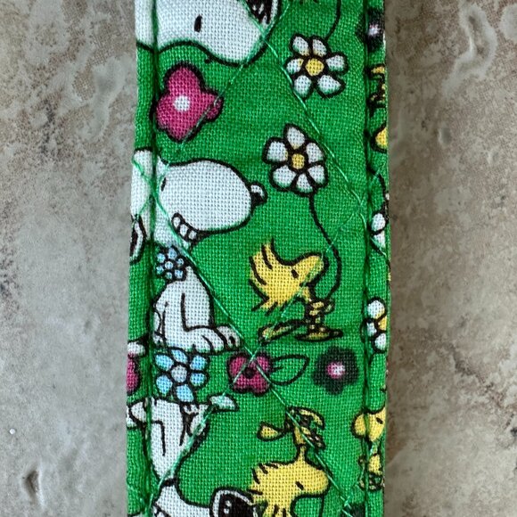 VERA BRADLEY PEANUTS WIDE WRISTLET STRAP KEYRING:NWT  SNOOPY'S MEADOW - Picture 5 of 13